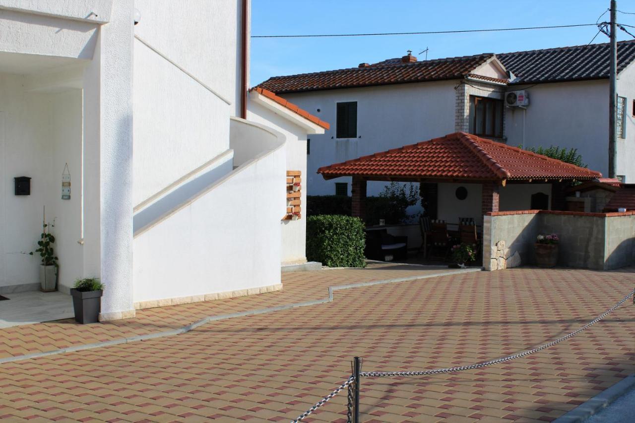 Apartmani B&S Barbat na Rabu Exteriör bild