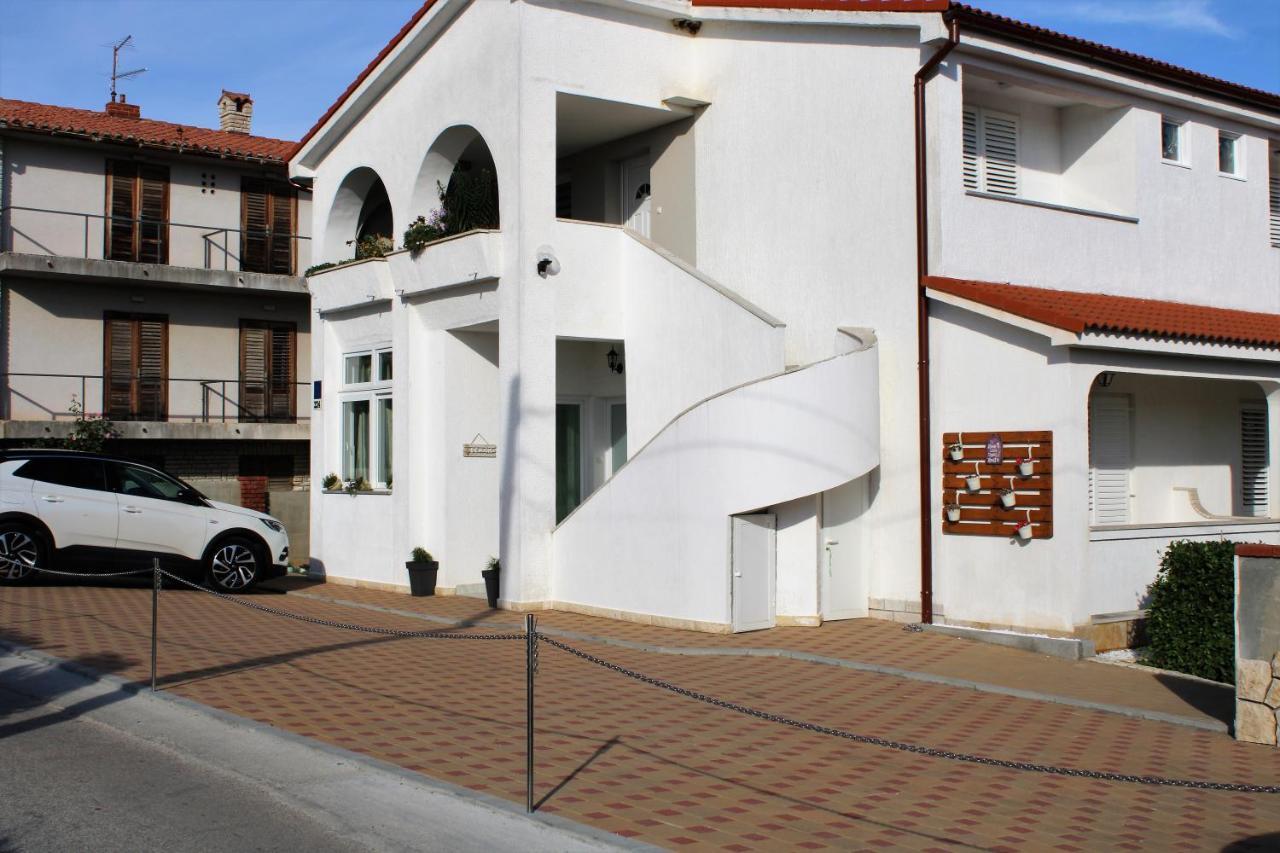 Apartmani B&S Barbat na Rabu Exteriör bild