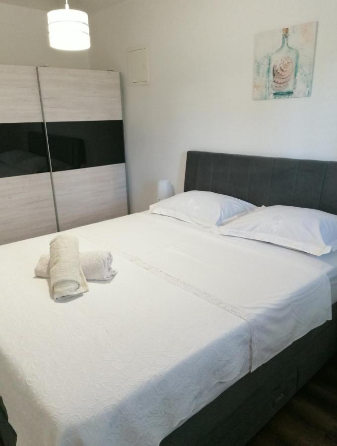 Apartmani B&S Barbat na Rabu Exteriör bild